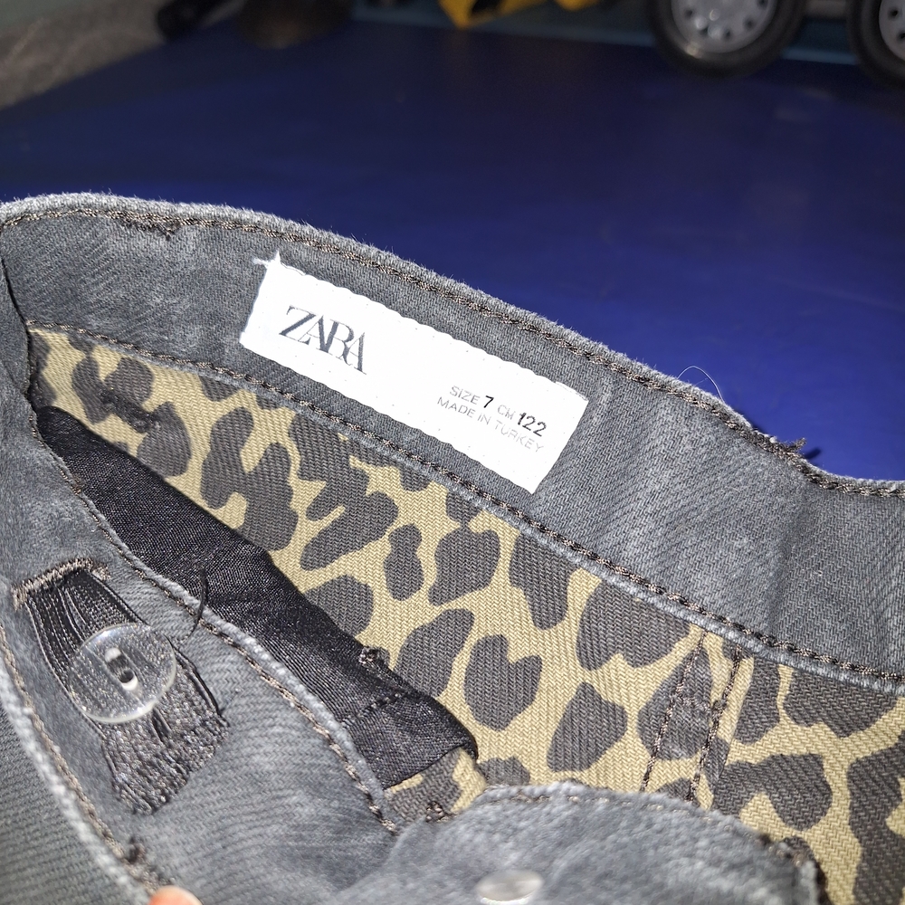 Zara Kids Leopard Print Set with Black Jeans - Picture 6 of 9
